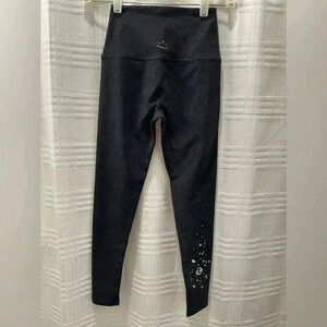 Beyond Yoga zodiac sign leggings cancer